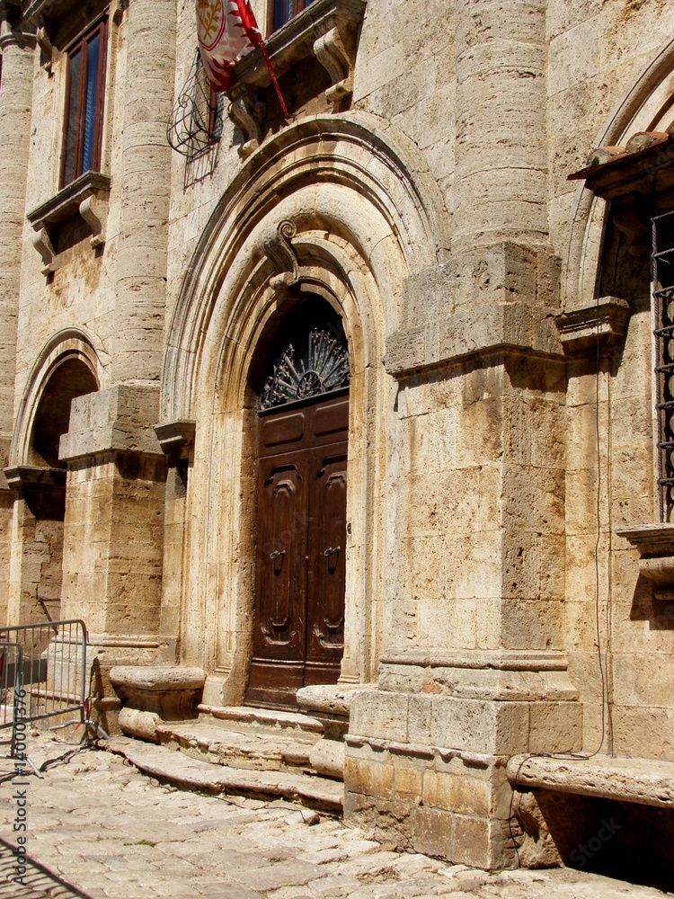 Obraz premium Zabytkowe drzwi