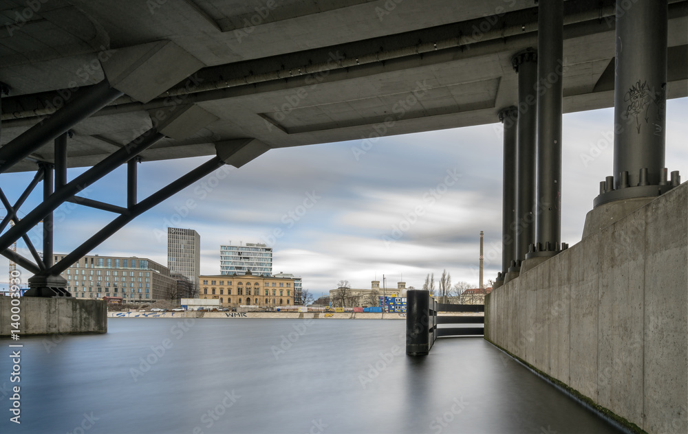 Fototapeta premium unter der Bruecke