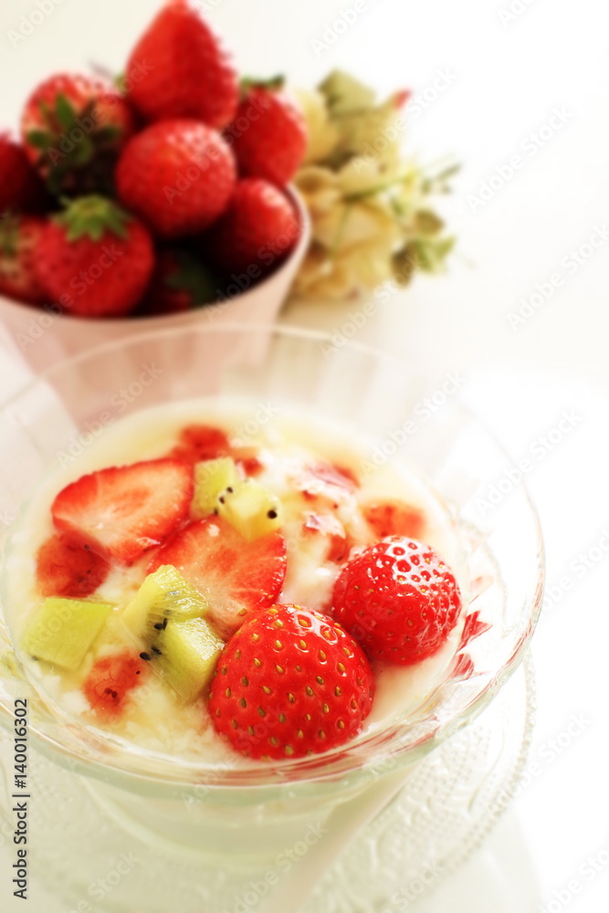 Strawberry and Kiwi fruit yogurt