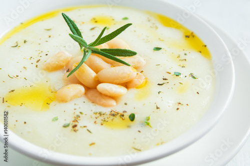 Creamy white bean and vegetable soup