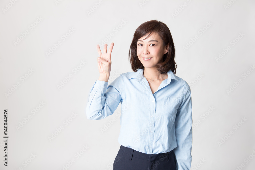 OLポートレート・ミドル女性(白バック) OLポートレート・ミドル女性(白バック)