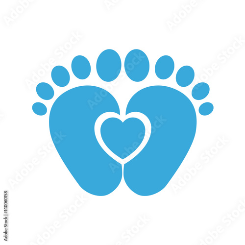 Icono plano pies de bebé con corazón azul y fondo blanco