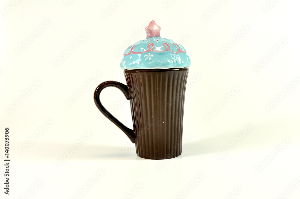 colored mug with lid