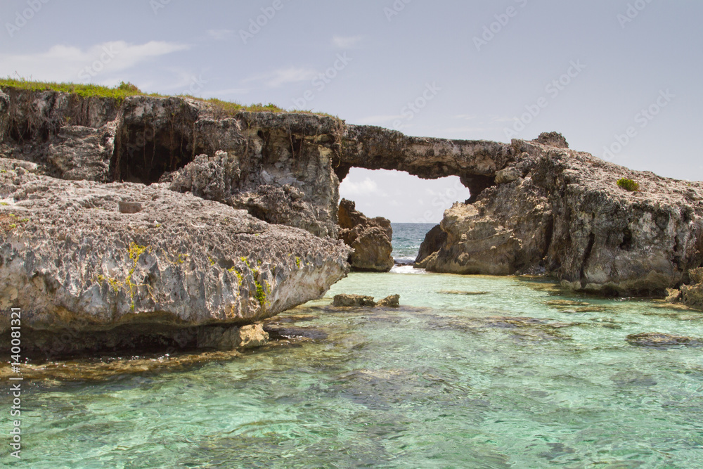 Hell's Gate Island, Antigua