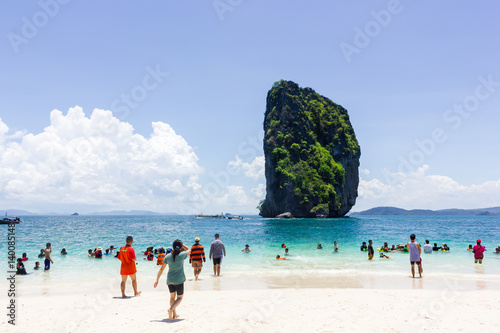 The Phi Phi Islands and dive sites in Thailand © thitiworn