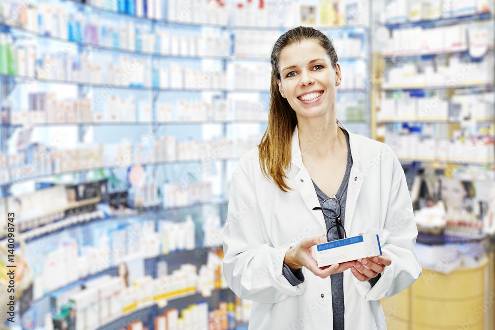Kann Man Als Drogistin In Einer Apotheke Arbeiten Drogistin Regal Apotheke Stock Photo | Adobe Stock
