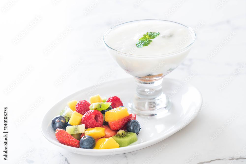 yogurt with mixed fruit (strawberry, blueberries, raspberry, kiwi, mango) yogurt with mixed fruit (strawberry, blueberries, raspberry, kiwi, mango)