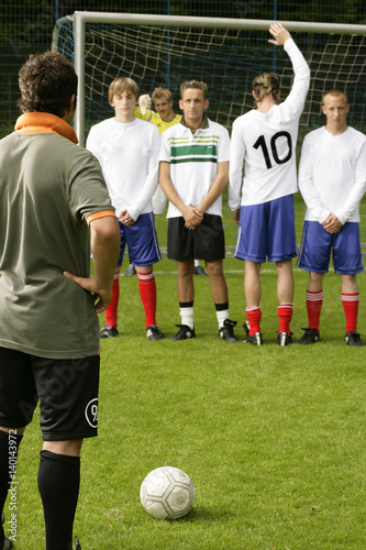 Fotografía Footballer at a free kick