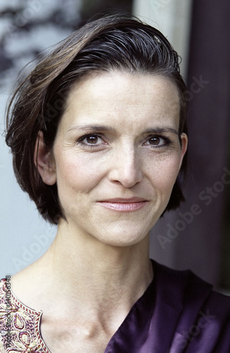 Tableau sur toile Portrait of a dark-haired Woman - Facial Expression - Smile