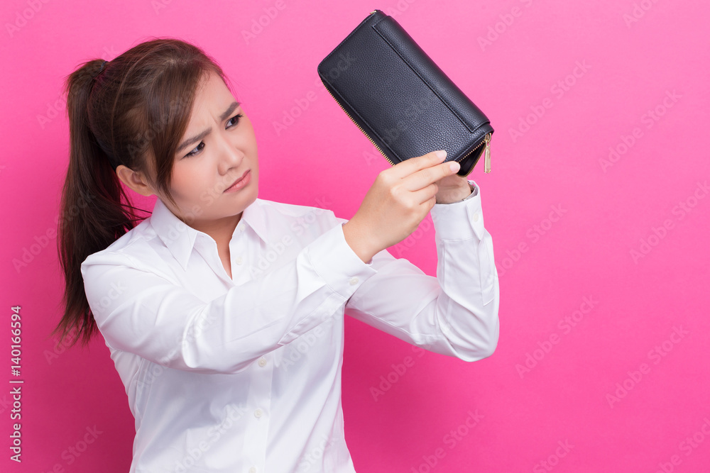 Naklejka premium Poor woman with empty wallet