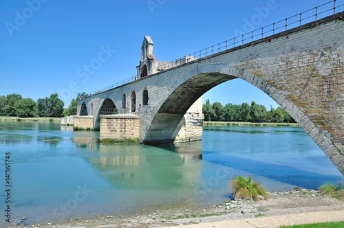 die berühmte Brücke von Avignon über die Rhone,Provence,Frankreich