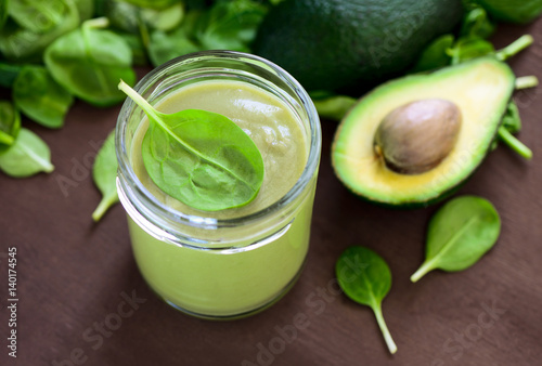 Avocado and spinach smoothies