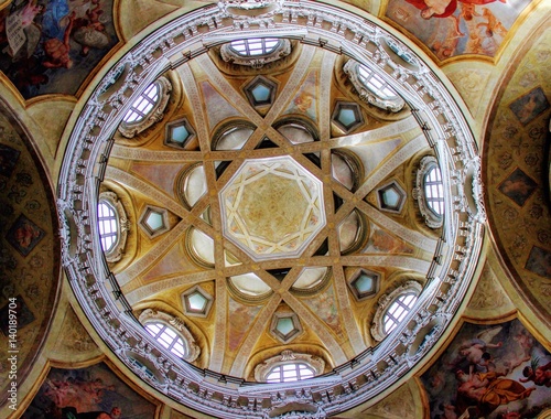 Cupola chiesa di San Lorenzo a Torino photo