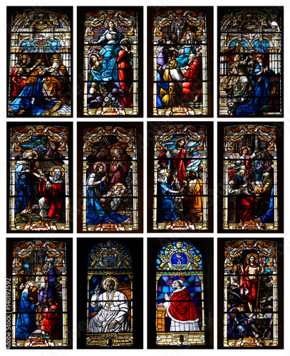 12 Kirchenfenster in der Basilica de Nuestro Senora del Pino in Teror