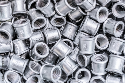 Placer connecting fittings for metal pipes.