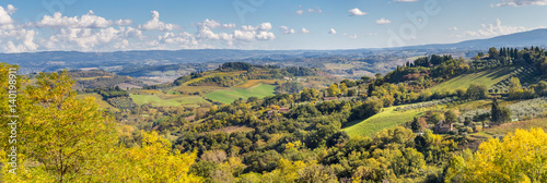 Panorama de campagne italienne autour de San Gimignano  Toscane 