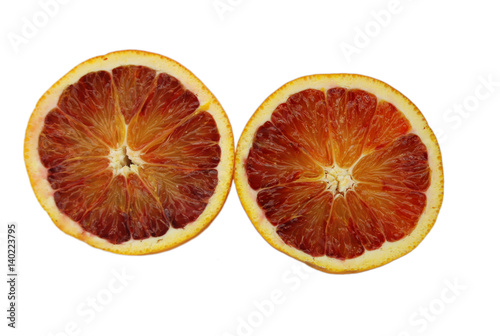 白背景ブラッドオレンジモロ種輪切り写真。 サイズ2896×1944.