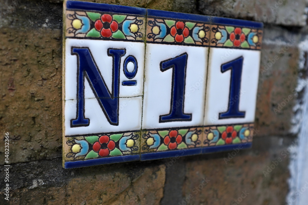 Fototapeta premium Numéro 11. Carreaux de céramique décorés