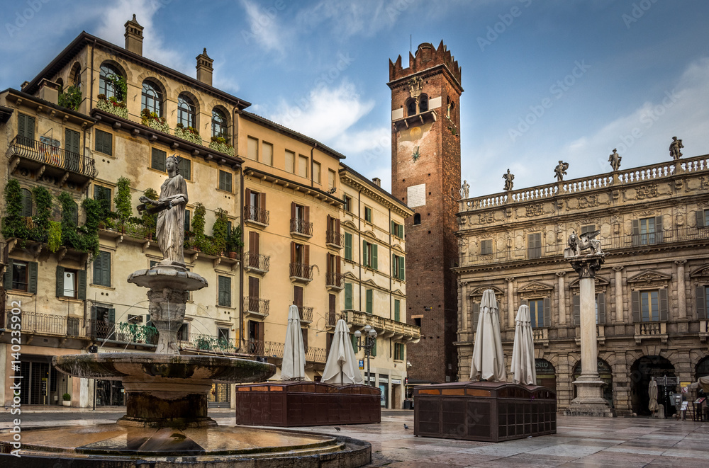 Piazza delle Erbe, Verona