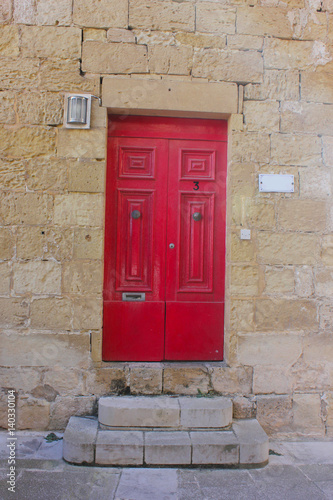 Facade of the house in the town of Mdina in Malta © Olga