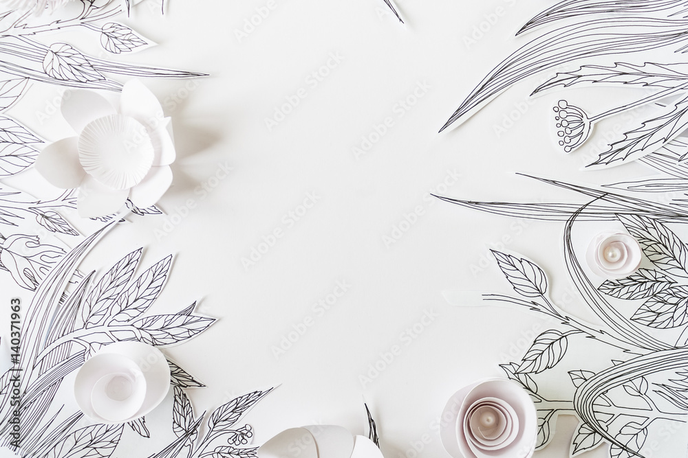 Fototapeta ramka z 3d kwiatów papieru z malowane liści i łodyg na białym tle