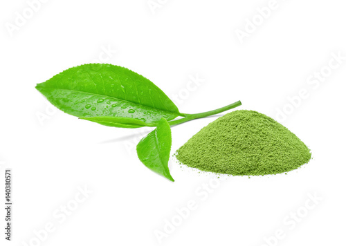 powder green tea with green tea leaf