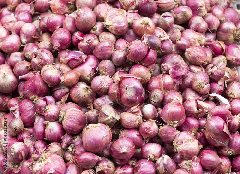 texture of red pearl onions