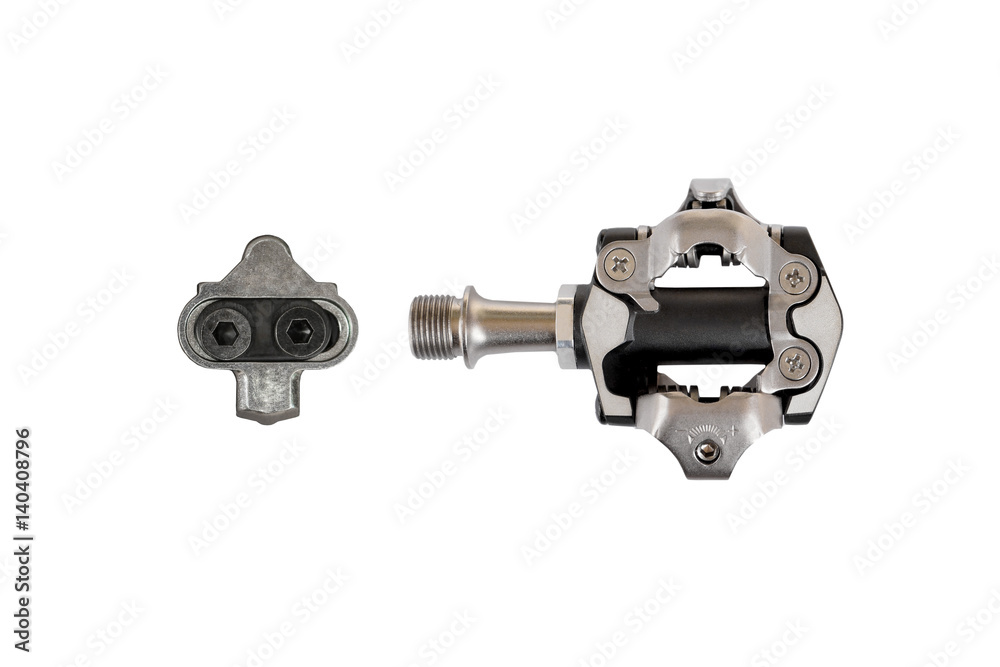 Clipless pedal and cleat for mountain bike