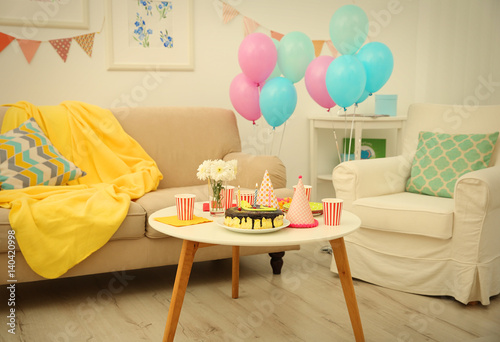 Decorated Birthday room wit...