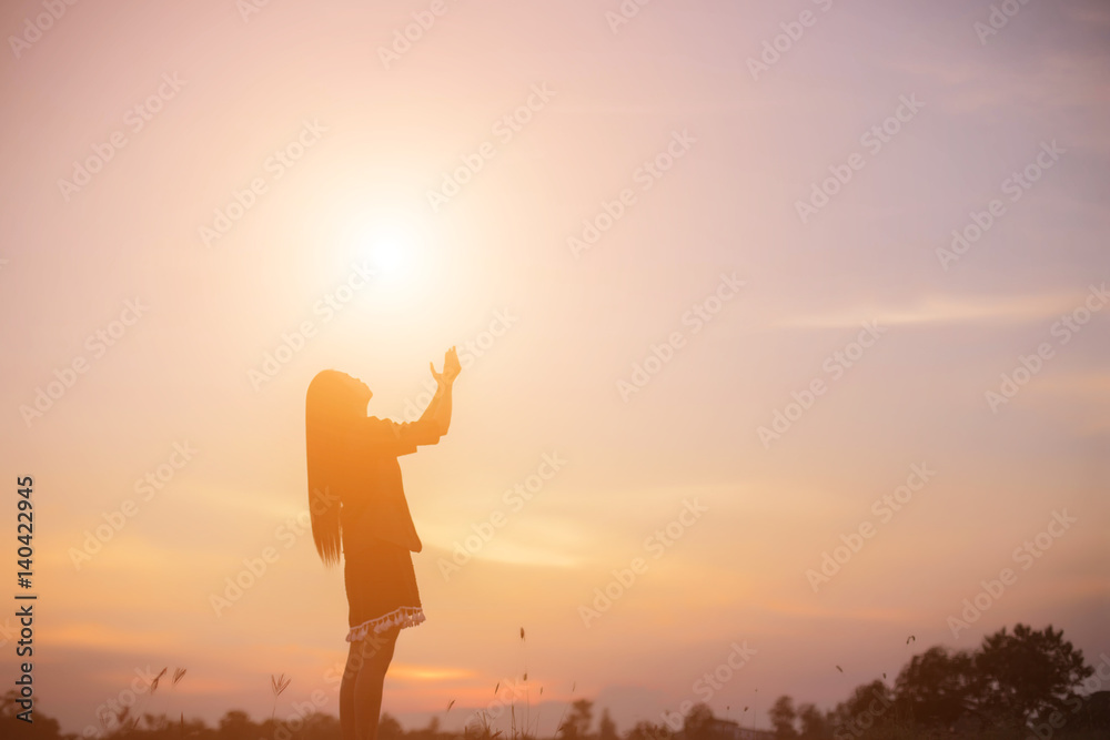 Woman hands sunsets  