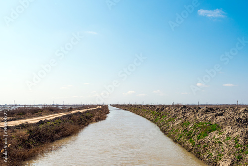 Irrigation canal