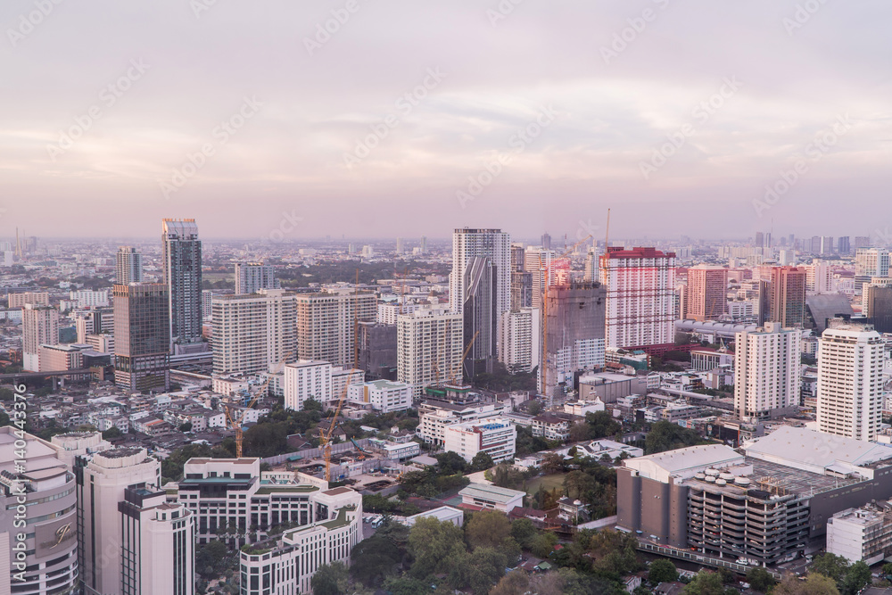 Obraz premium Bangkok Skyline Z biurowca City o zachodzie słońca Bangkok, Tajlandia