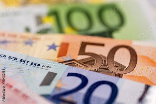 Viele verschiedene Euro-Geldscheine photo