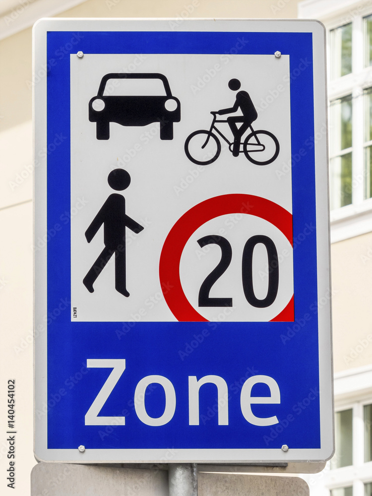 Verkehrszeichen Begegnungszone - obrazy, fototapety, plakaty 