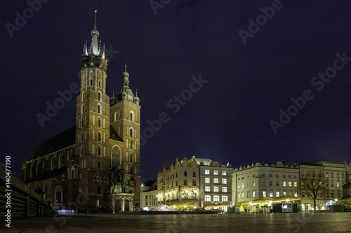 Night view of the square and the church