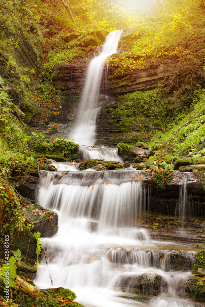 Obraz premium piękny wodospad