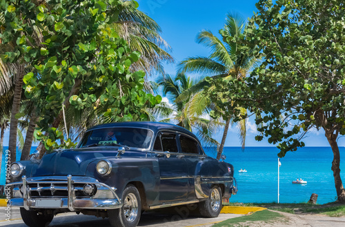 Amerikanischer Oldtimer parkt am Strand von Varadero Kuba - Serie Kuba Reportage © mabofoto@icloud.com