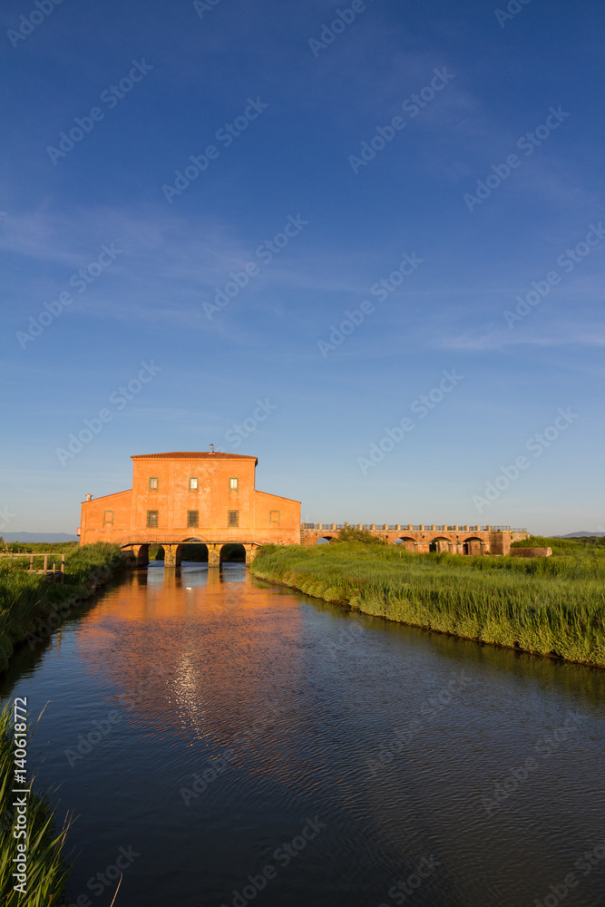 Fototapeta premium Casa Rossa Ximenes in Tuscany, Italy