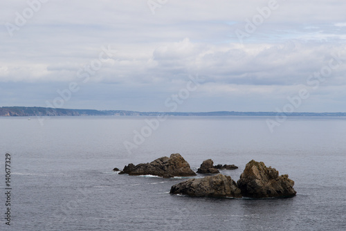 Felseninseln im Meer Bretagne Cap Sizun