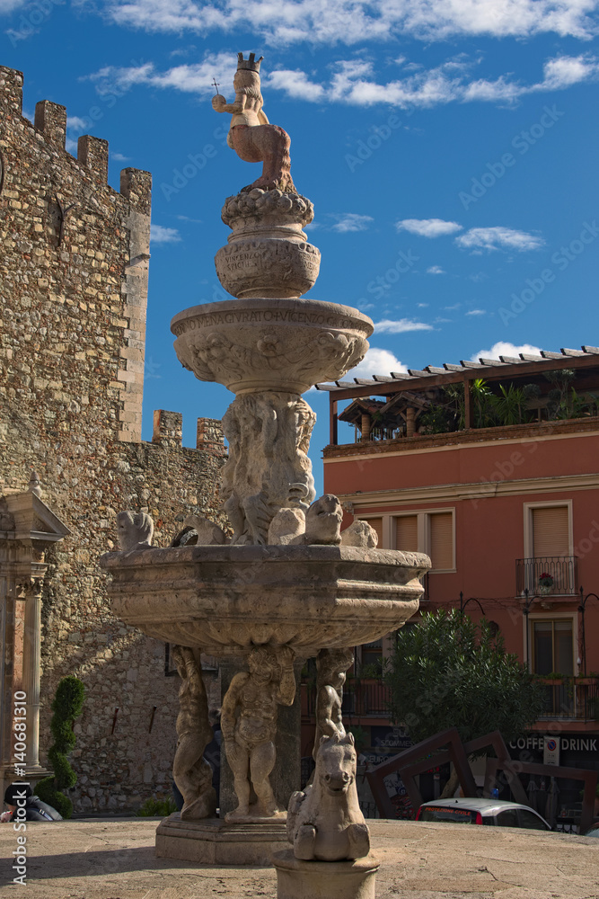 Fototapeta premium TAORMINA, ITALY- January 04, 2017: Amazing fountain “Centaur” - a symbol of the city. Sicily. Italy