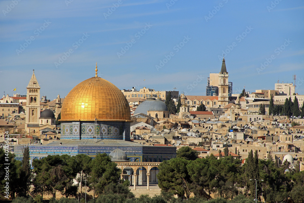 Panoramic view of the Temple Mount and the Dome of the Rock with the city of Jerusalem in the background.