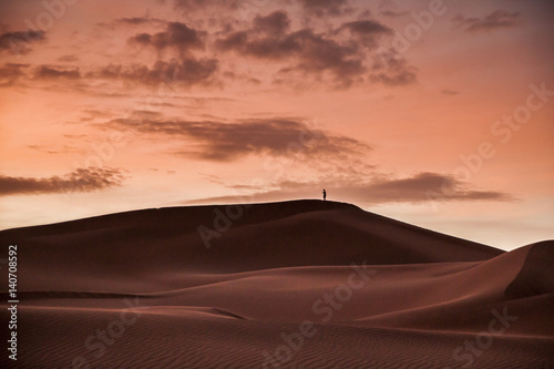 Puesta de sol en el desierto