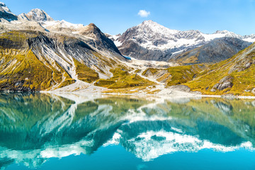 Plexiglas schilderij Gletsjers Glacier Bay spiegeling bergtoppen Alaska  © Maridav