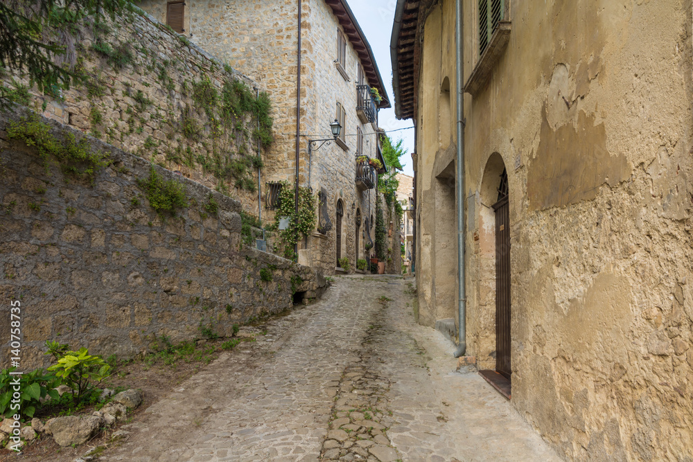 Fototapeta premium Twierdza Civitella del Tronto, Teramo, Włochy. Starożytne miejsce historyczne.