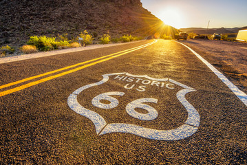 Aluminium schilderij Route 66 Route 66 straatbord Mojave woestijn  © Nick Fox