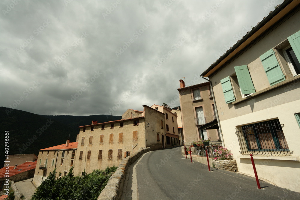 Village de montagne, Mosset dans les Pyrénées Orientales, France
