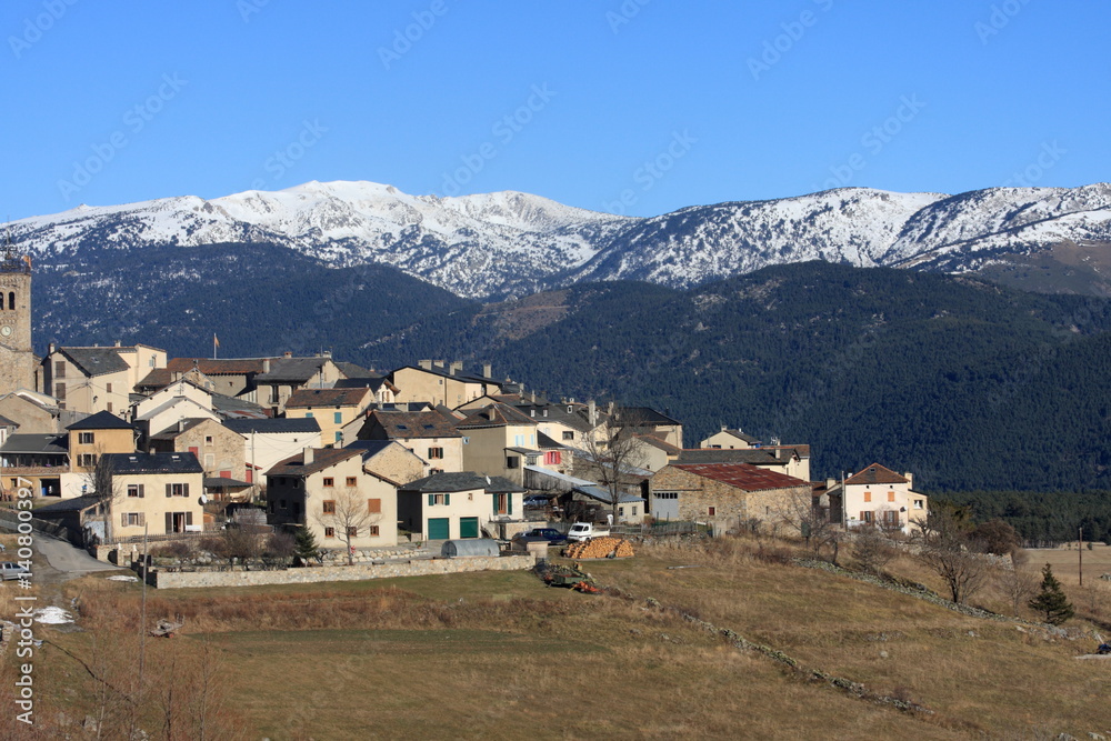 Village de Les Angles dans les Pyrénées orientales, France