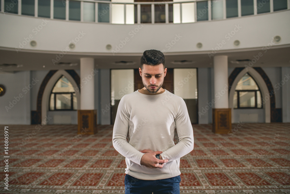 Fototapeta premium Humble Muslim prayig