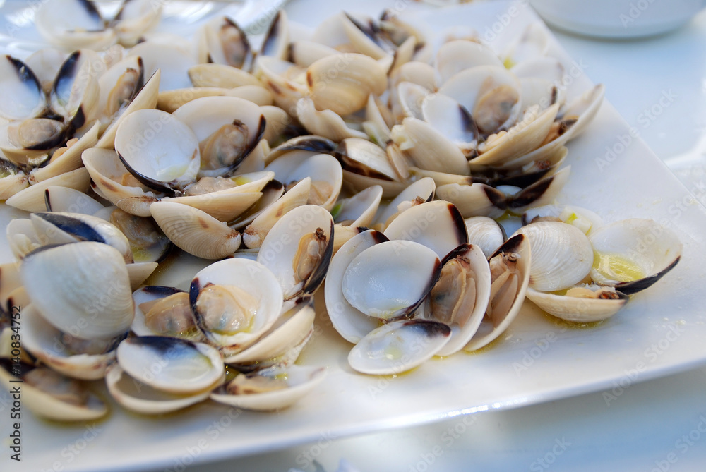 PLATO DE ALMEJAS COCINADAS