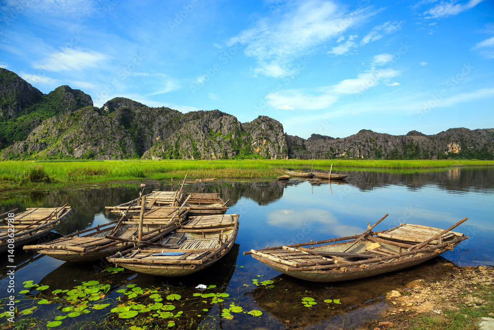Obraz premium The boats on the lake